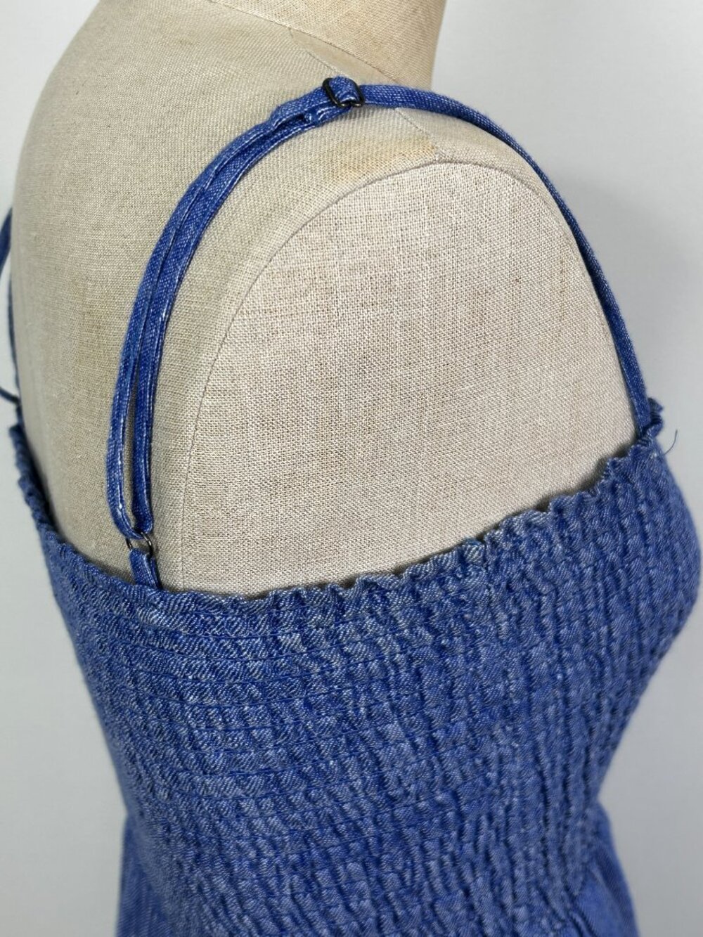 Joie Linen Smocked Maxi Dress Chambray Blue Lined Adjustable Straps Summer - Picture 3 of 12
